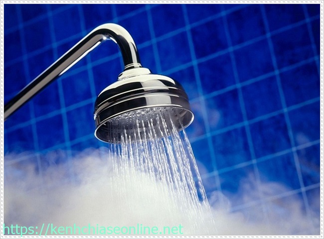 Lưu &yacute; khi vệ sinh v&ograve;i nước n&oacute;ng lạnh