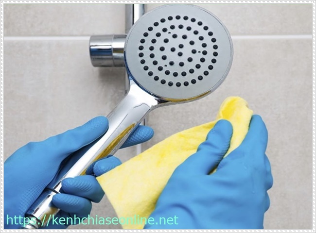 Dụng cụ vệ sinh v&ograve;i nước n&oacute;ng lạnh