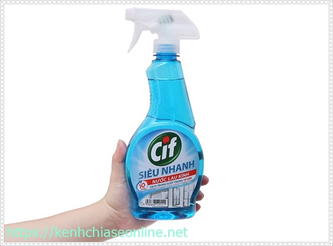 vệ sinh v&ograve;i nước n&oacute;ng lạnh hiệu quả với nước lau k&iacute;nh