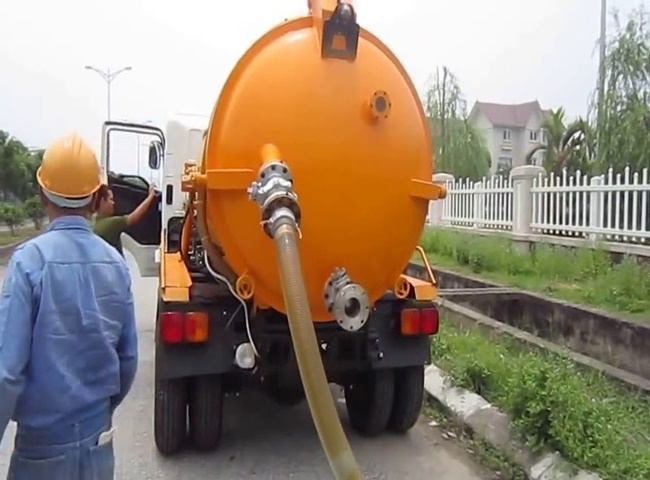 Đơn vị r&uacute;t hầm cầu quận B&igrave;nh Thạnh sử dụng c&ocirc;ng nghệ hiện đại